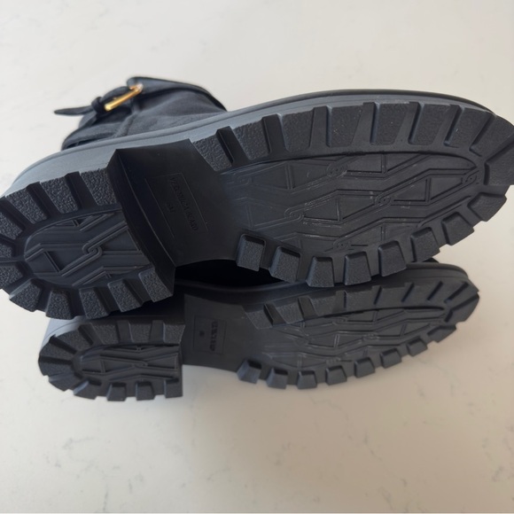 New Veronica Beard black suede boots size: 6 - Picture 4 of 4